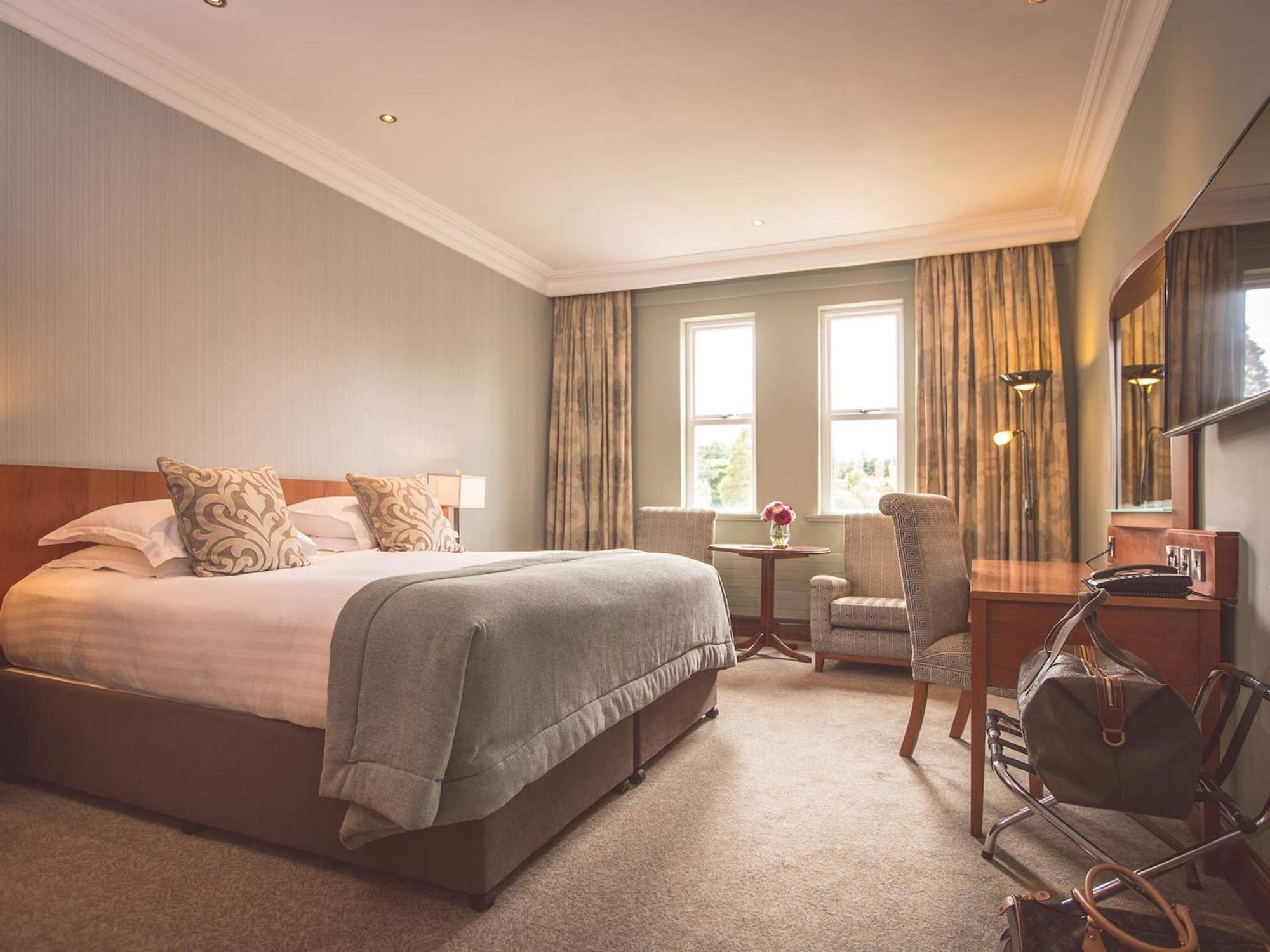 The Culloden Estate And Spa Holywood  Exteriér fotografie A bedroom at the hotel