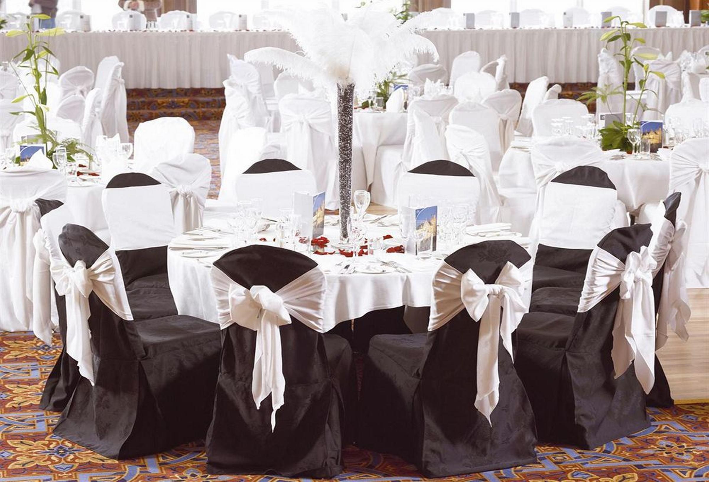 The Culloden Estate And Spa Holywood  Zařízení fotografie Banquet chairs