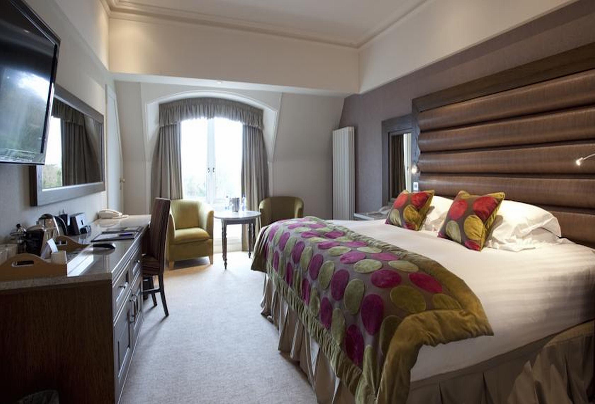 The Culloden Estate And Spa Holywood  Exteriér fotografie A bedroom at the hotel