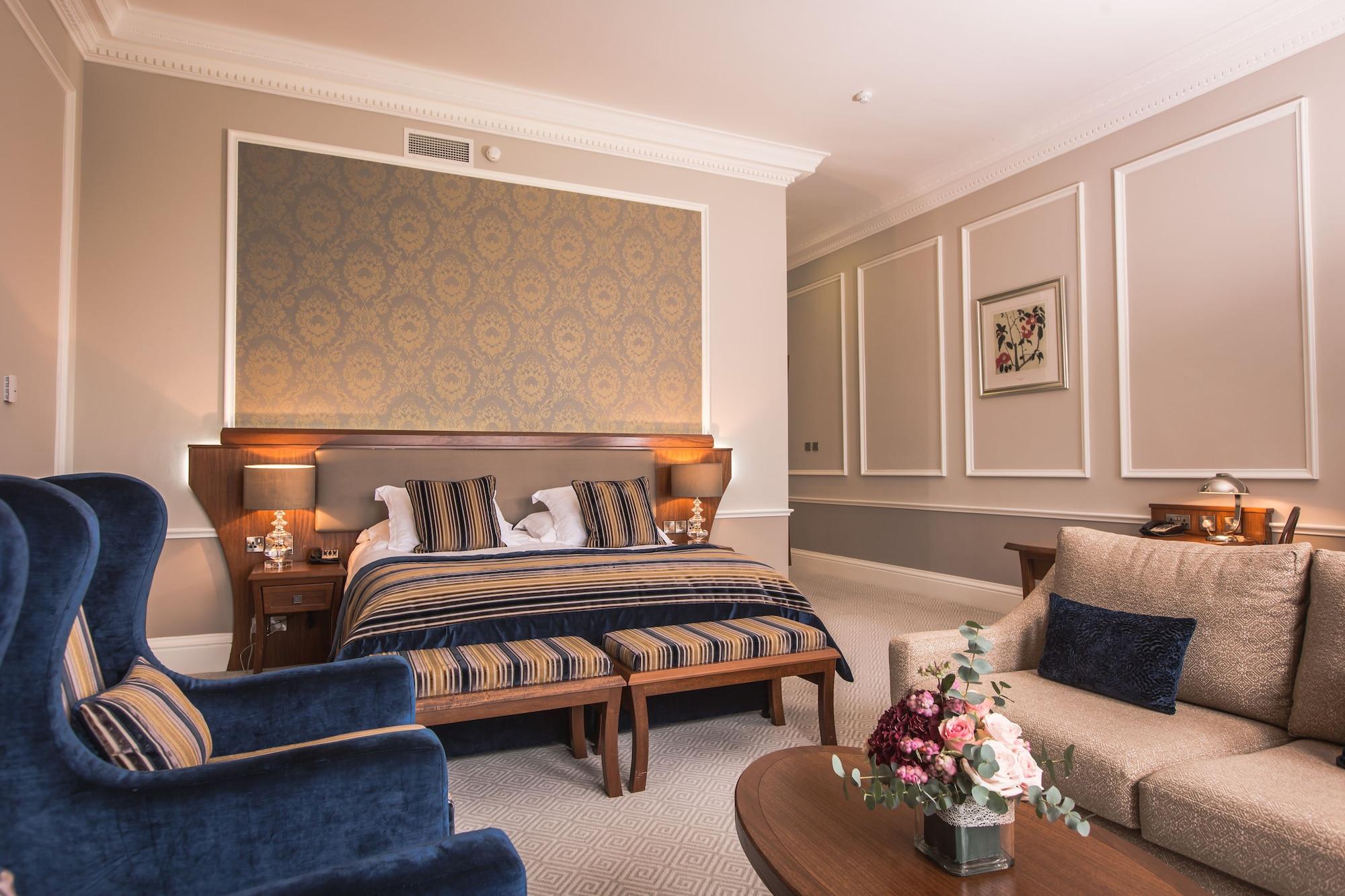 The Culloden Estate And Spa Holywood  Exteriér fotografie A bedroom at the hotel