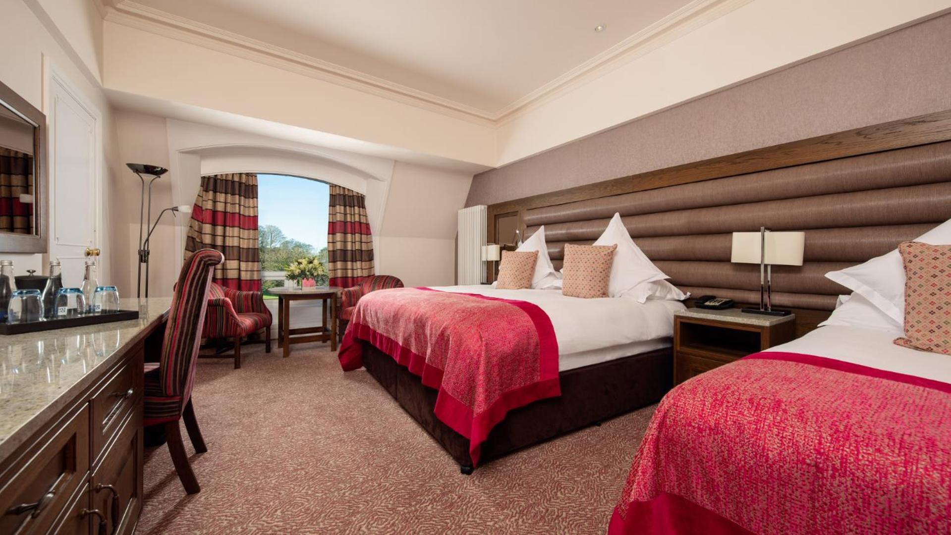 The Culloden Estate And Spa Holywood  Exteriér fotografie A bedroom at the hotel