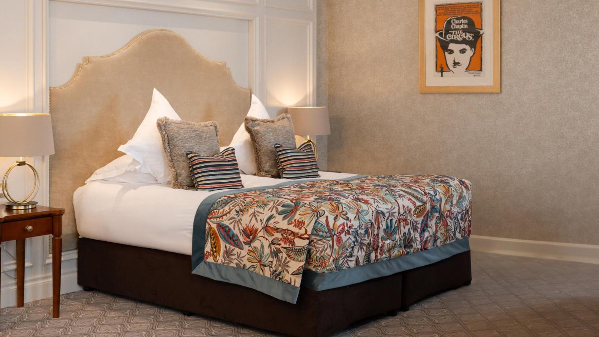 The Culloden Estate And Spa Holywood  Exteriér fotografie A bed with a bed frame