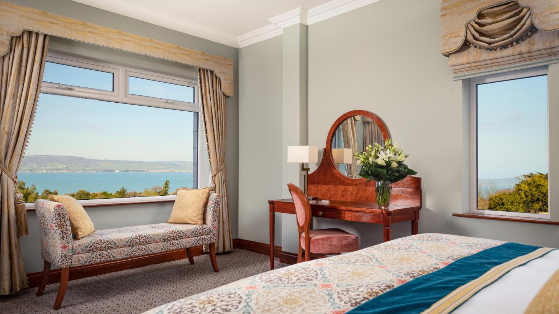 The Culloden Estate And Spa Holywood  Exteriér fotografie A bedroom at the hotel