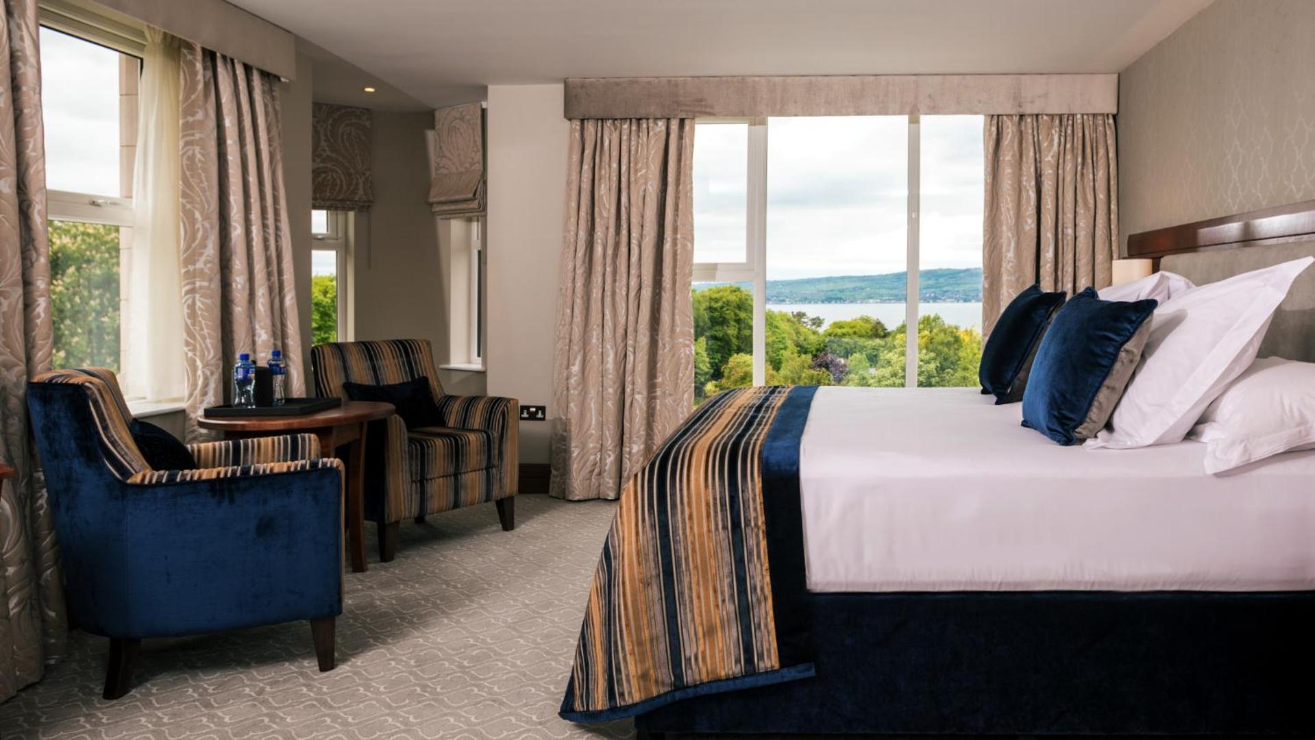 The Culloden Estate And Spa Holywood  Exteriér fotografie A bedroom at the hotel