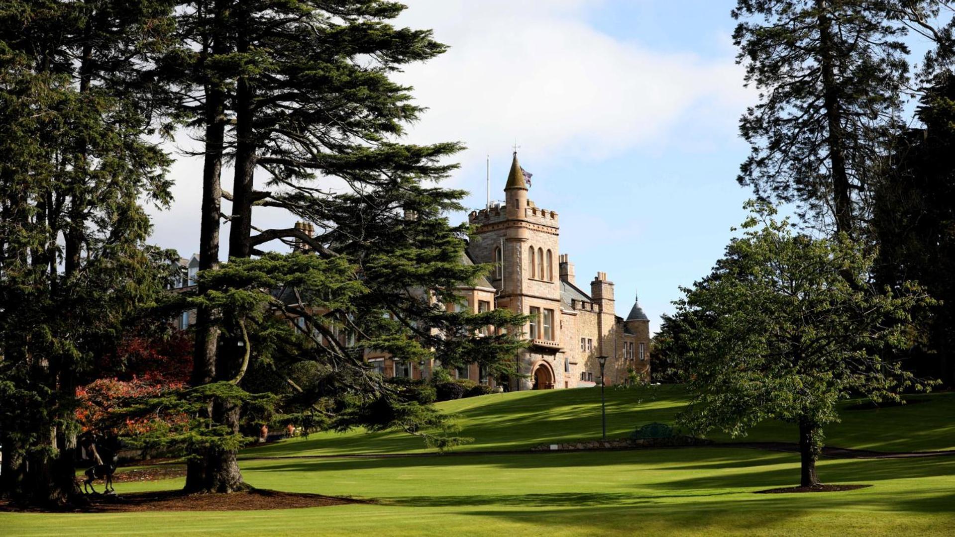 The Culloden Estate And Spa Holywood  Exteriér fotografie The main building of the university