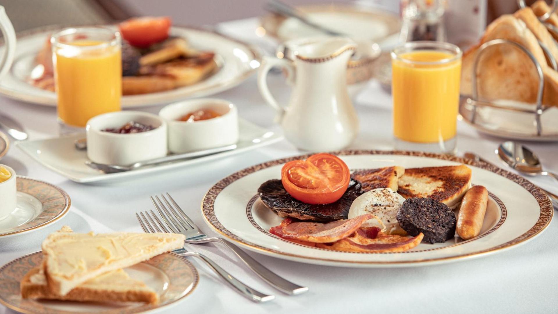 The Culloden Estate And Spa Holywood  Exteriér fotografie A traditional Irish breakfast